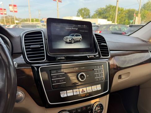 Used 2017 Mercedes-Benz GLS 450 4MATIC image 16