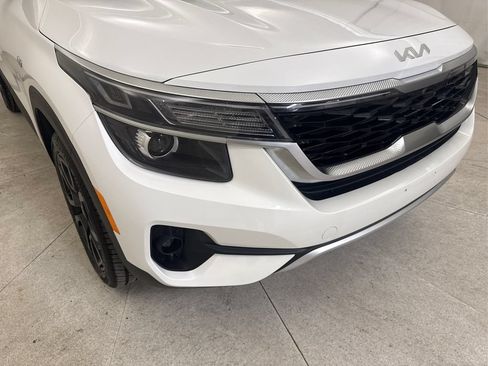 Used 2023 Kia Seltos EX AWD/4WD image 12