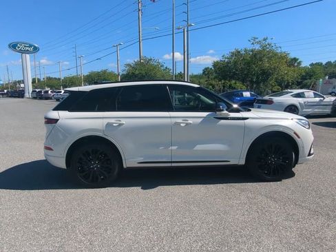 Used 2023 Lincoln Corsair Reserve w/ Equipment Group 202A AWD/4WD image 4