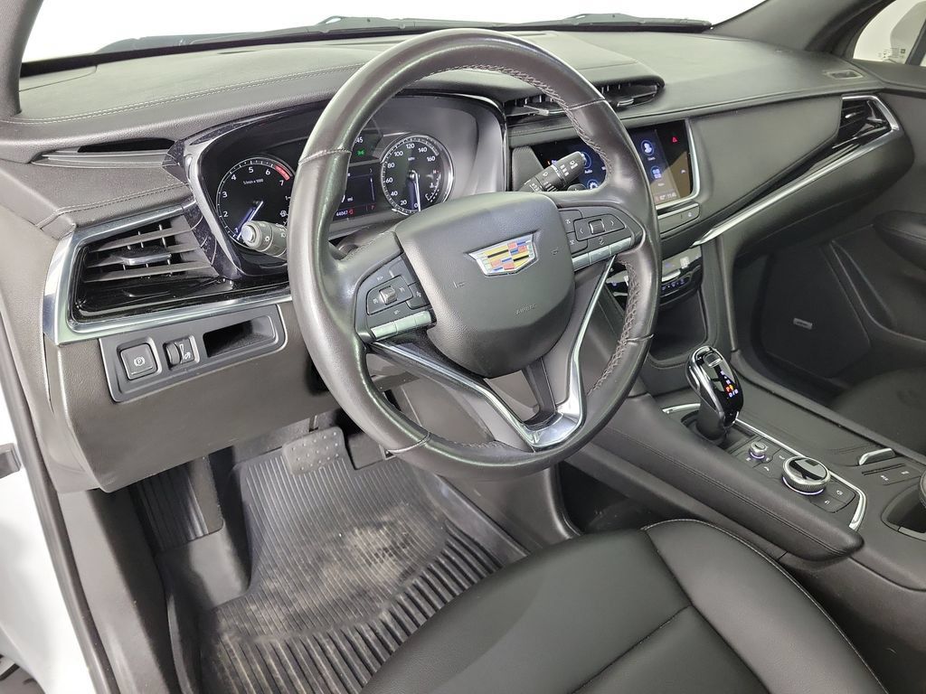 Certified 2023 Cadillac XT6 Luxury FWD image 19