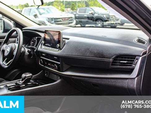 Used 2024 Nissan Rogue SV FWD image 23