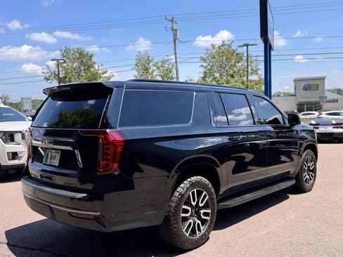 Used 2023 GMC Yukon XL AT4 w/ Technology Package AWD/4WD image 6