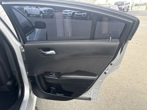 Used 2022 Dodge Charger R/T w/ Blacktop Package image 31