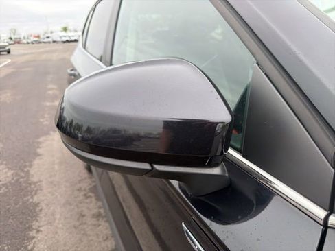 Used 2023 Volkswagen Taos SE w/ Black Wheel Package image 5