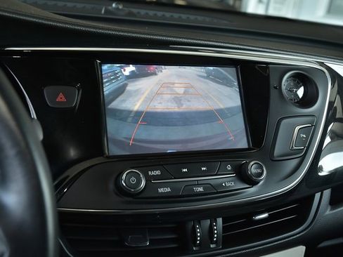 Used 2018 Buick Envision Preferred image 23