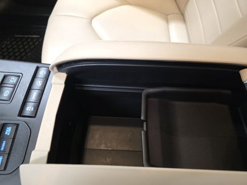 Used 2022 Toyota Highlander XLE image 32