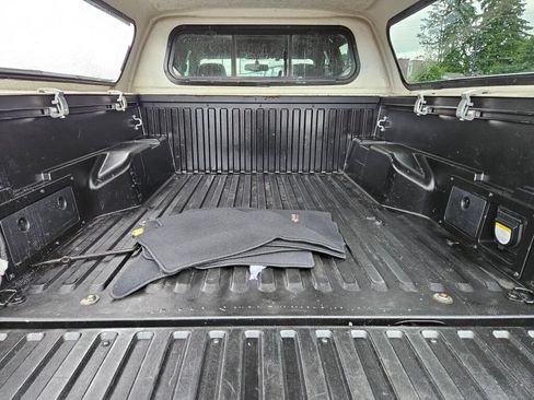 Used 2017 Toyota Tacoma TRD Off-Road w/ Tow Package RWD image 10