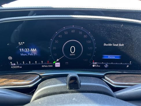 Used 2024 Cadillac Escalade Premium Luxury Platinum image 10