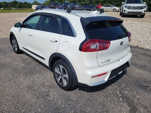 Used 2018 Kia Niro LX FWD image 9