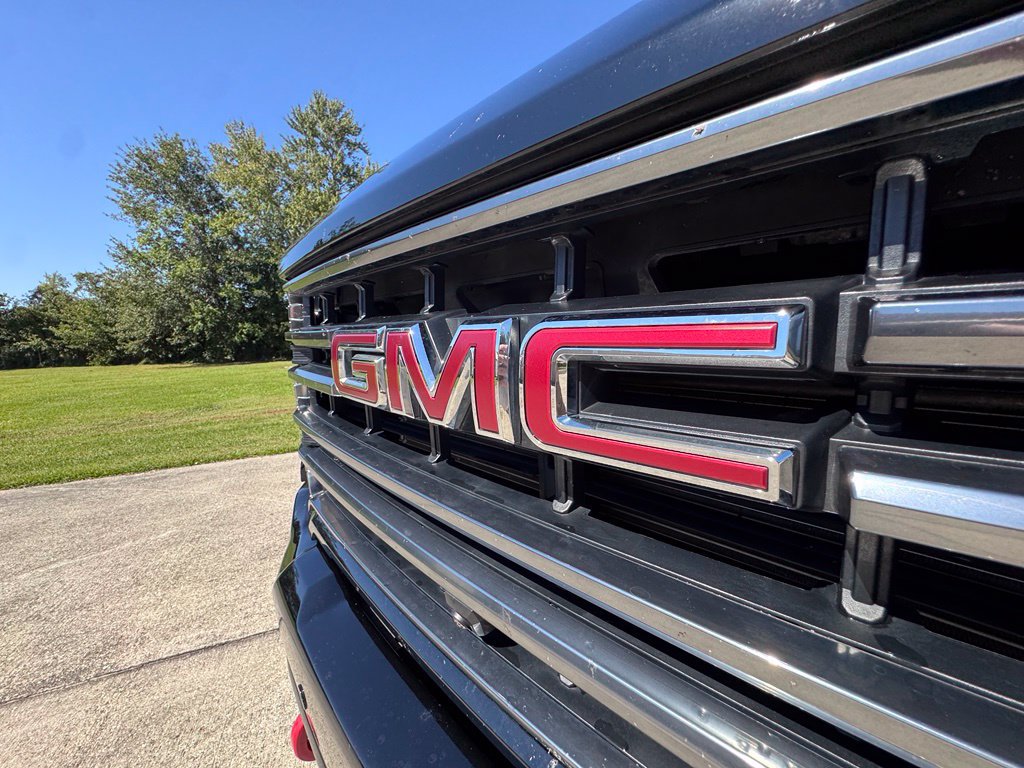 Used 2023 GMC Sierra 2500 AT4 w/ AT4 Premium Plus Package AWD/4WD image 18