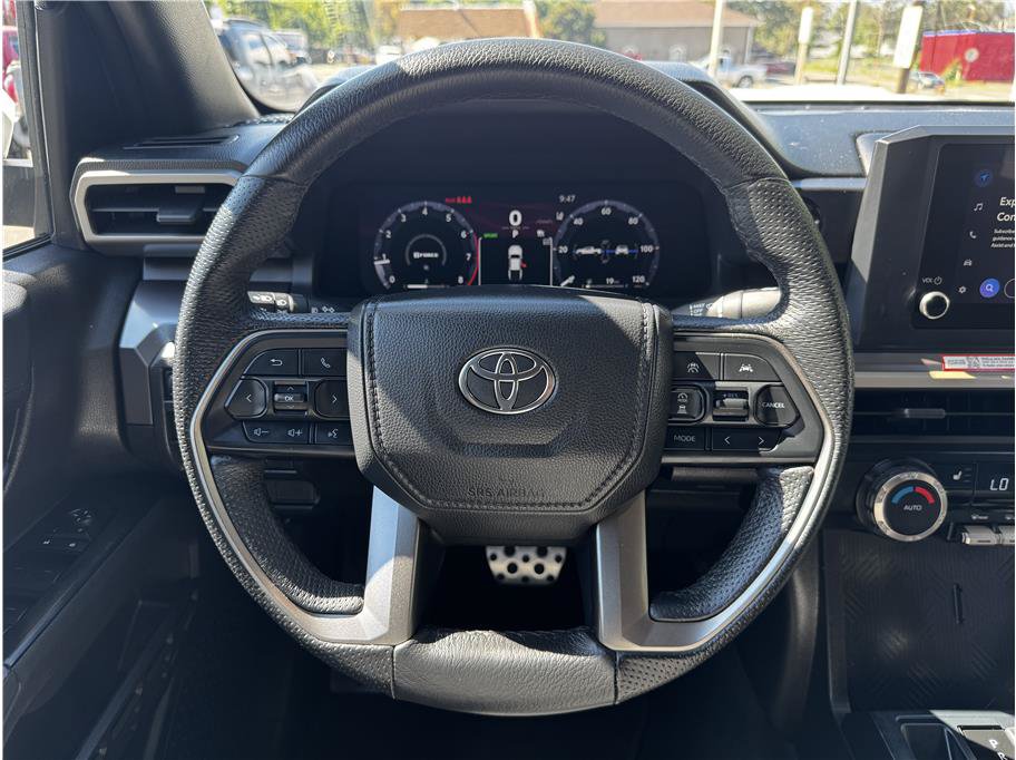 Used 2025 Toyota Tacoma TRD Sport AWD/4WD image 18