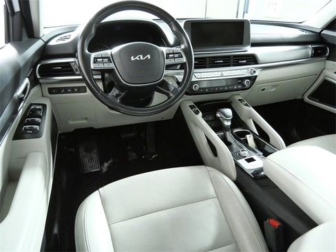 Used 2022 Kia Telluride S image 4