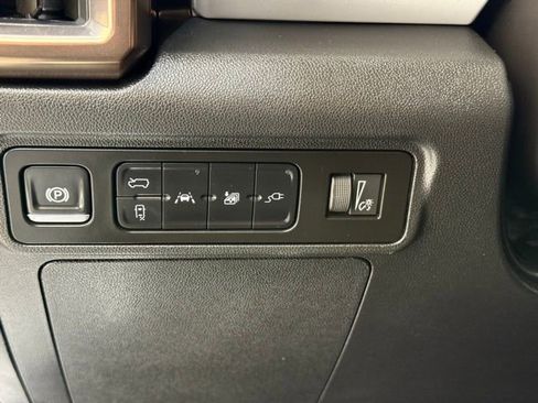 Used 2025 GMC Hummer EV 3X image 33