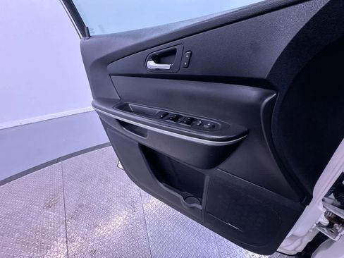 Used 2010 GMC Acadia SLT image 28