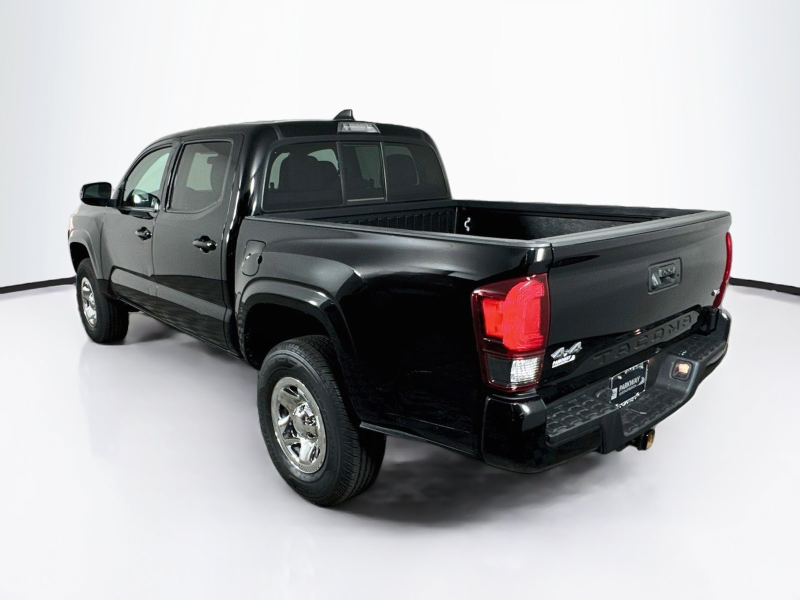 Certified 2023 Toyota Tacoma SR AWD/4WD image 5