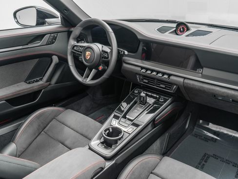 Used 2026 Porsche 911 GTS image 27