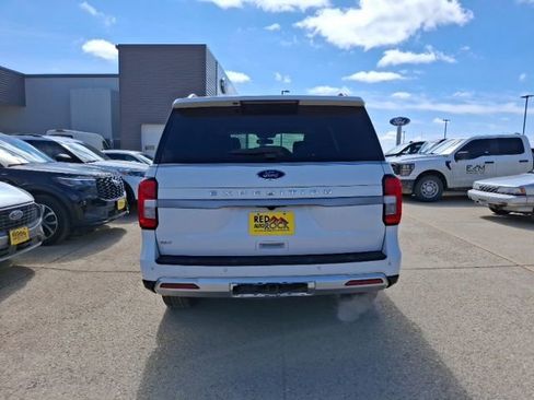 Used 2024 Ford Expedition XLT image 5