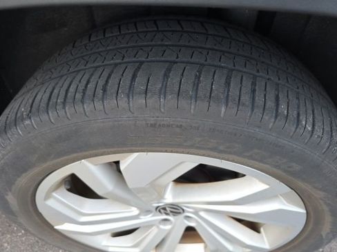 Used 2021 Volkswagen Atlas Cross Sport SE image 6