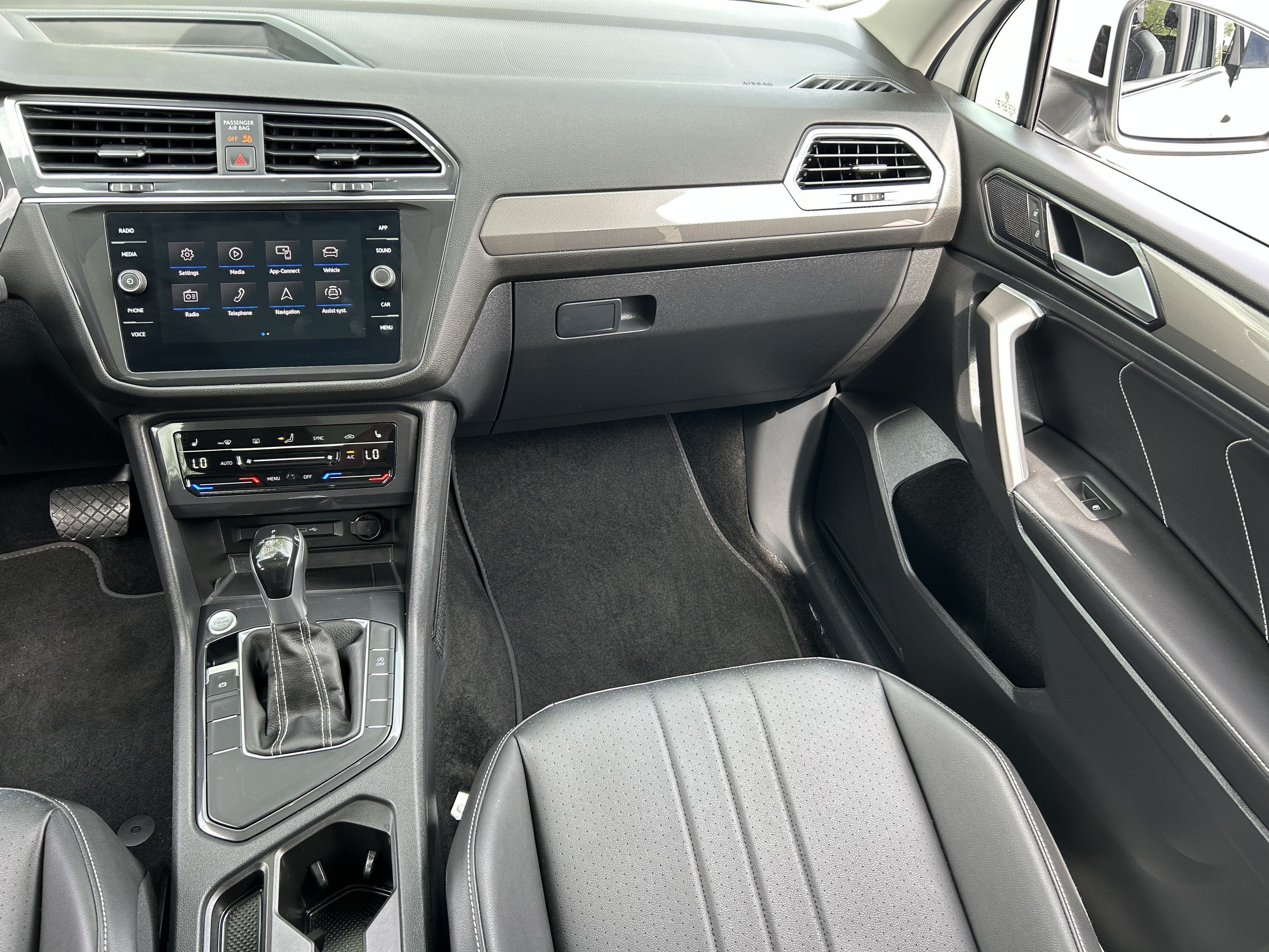 Used 2023 Volkswagen Tiguan SE FWD image 14
