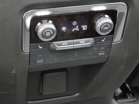 New 2026 GMC Yukon XL Denali w/ Sun & Power Step Package AWD/4WD image 43