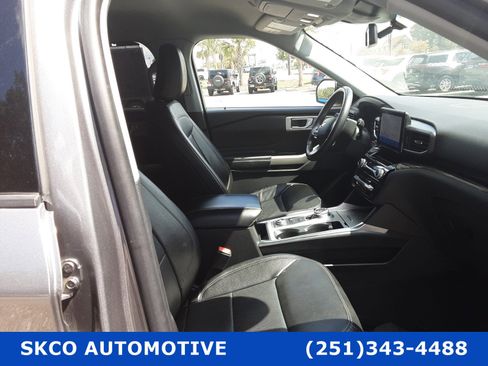 Used 2022 Ford Explorer Limited image 13