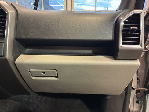 Used 2015 Ford F150 XLT image 21