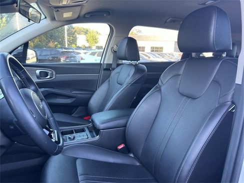Certified 2023 Kia Sorento S image 11
