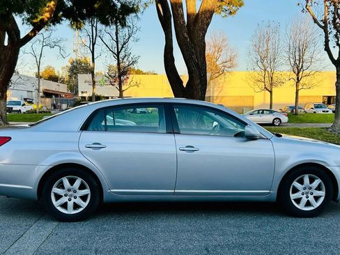 Used 2008 Toyota Avalon XL image 2