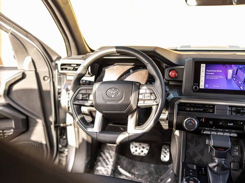 Used 2025 Toyota Tacoma TRD Sport image 36