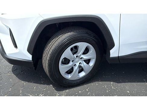 Used 2025 Toyota RAV4 LE AWD/4WD image 12