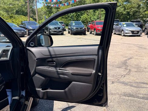 Used 2020 Mitsubishi Outlander Sport Black Edition FWD image 23