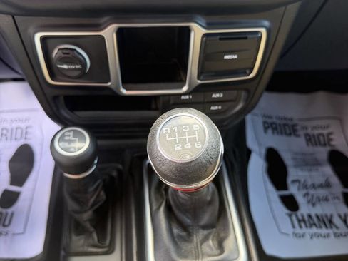 Used 2018 Jeep Wrangler Unlimited Sport AWD/4WD image 21