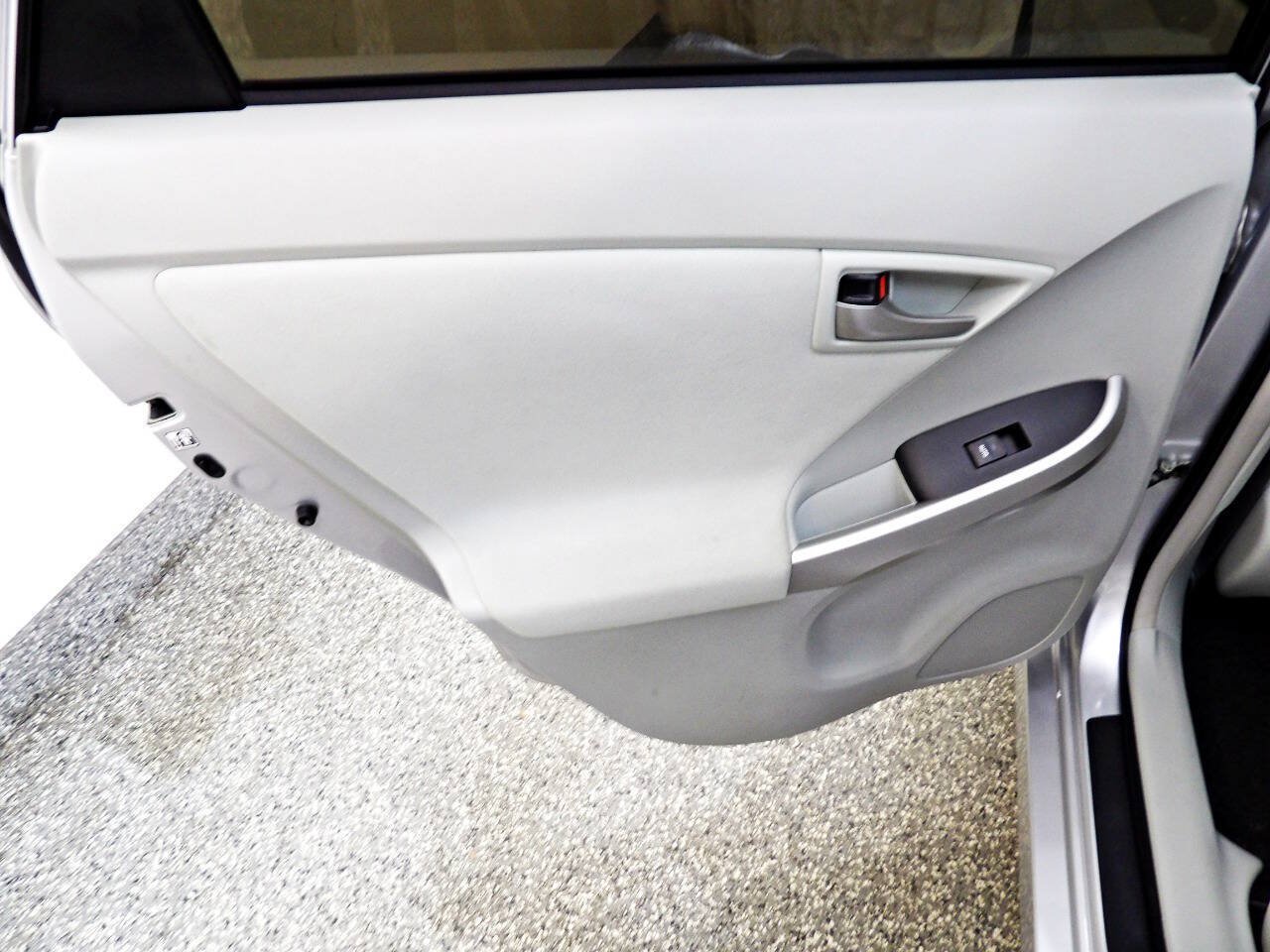 Used 2014 Toyota Prius Two FWD image 9