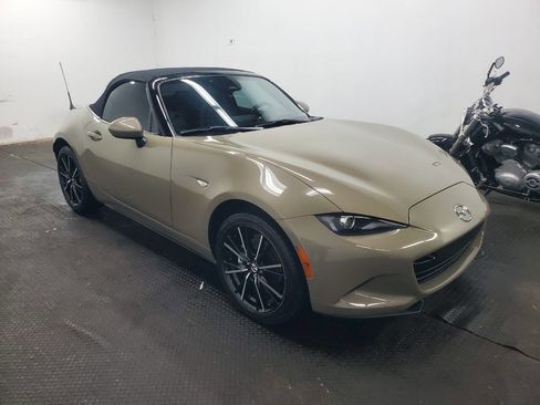 Used 2024 MAZDA MX-5 Miata Grand Touring image 3