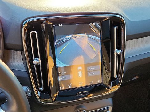 Used 2021 Volvo XC40 T5 Inscription w/ Protection Package Premier image 15