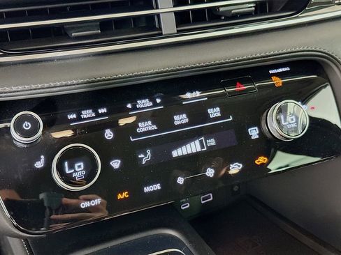 Used 2025 INFINITI QX60 Pure FWD image 15