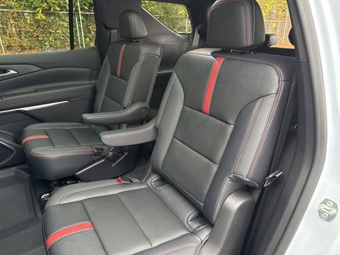 Used 2026 Chevrolet Traverse RS image 26