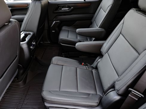 New 2026 GMC Yukon Denali w/ Sun & Power Step Package image 15