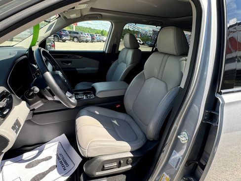 Used 2023 Honda Pilot Touring image 15