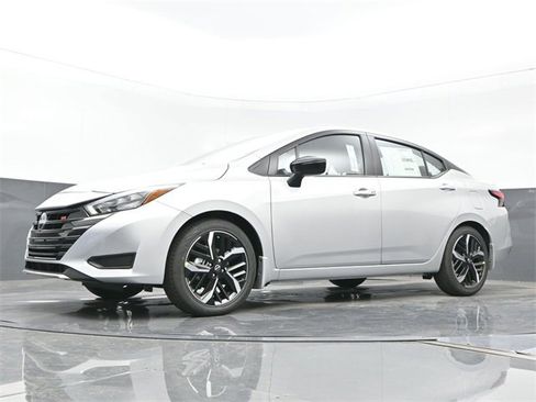 New 2025 Nissan Versa SR w/ Trunk Package image 21