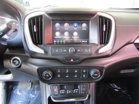 Used 2020 GMC Terrain SLE FWD image 18