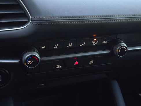 Used 2021 MAZDA MAZDA3 Sedan image 18