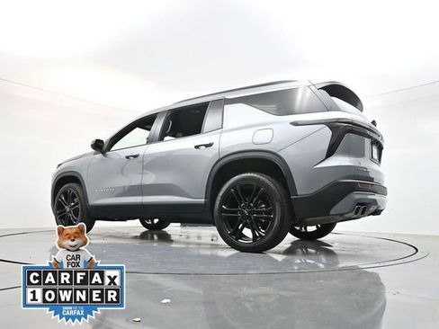 Used 2025 Chevrolet Traverse LT FWD image 33