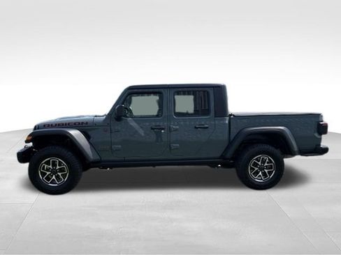 Used 2025 Jeep Gladiator Rubicon AWD/4WD image 13
