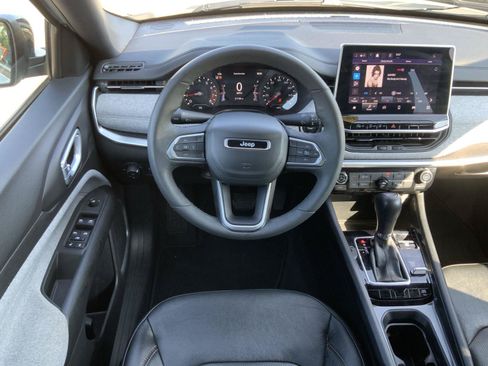 Used 2023 Jeep Compass Latitude AWD/4WD image 24