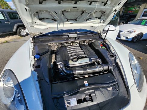 Used 2014 Porsche Cayenne Platinum Edition image 37