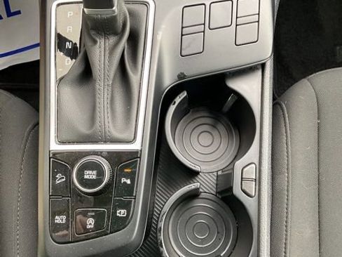 Used 2025 Kia Sportage LX FWD image 22