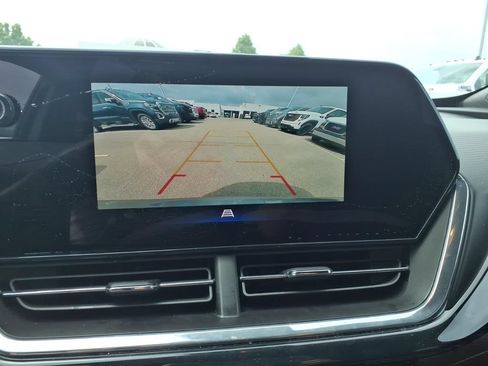 Used 2025 Chevrolet Trax RS w/ Driver Confidence Package FWD image 18