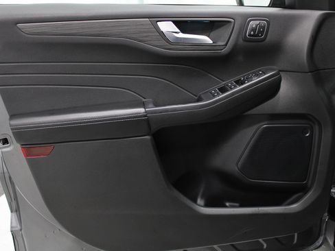 Used 2023 Ford Escape Platinum AWD/4WD image 11