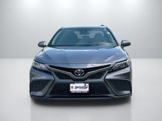 Used 2021 Toyota Camry SE FWD video 2